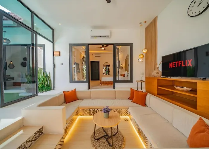 3br W- Private Pool & Sun Loungers فيلة