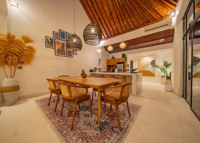 3br W- Private Pool & Sun Loungers *