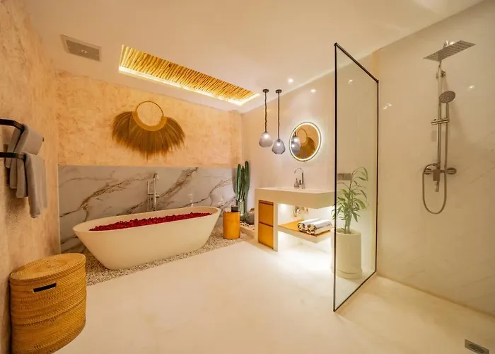 فيلة 3br W- Private Pool & Sun Loungers سمينياك