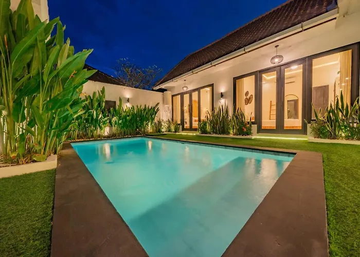 3br W- Private Pool & Sun Loungers فيلة