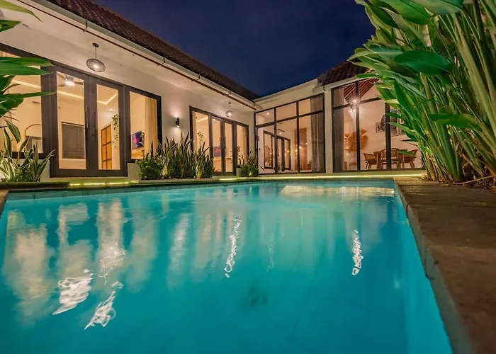 3br W- Private Pool & Sun Loungers فيلة