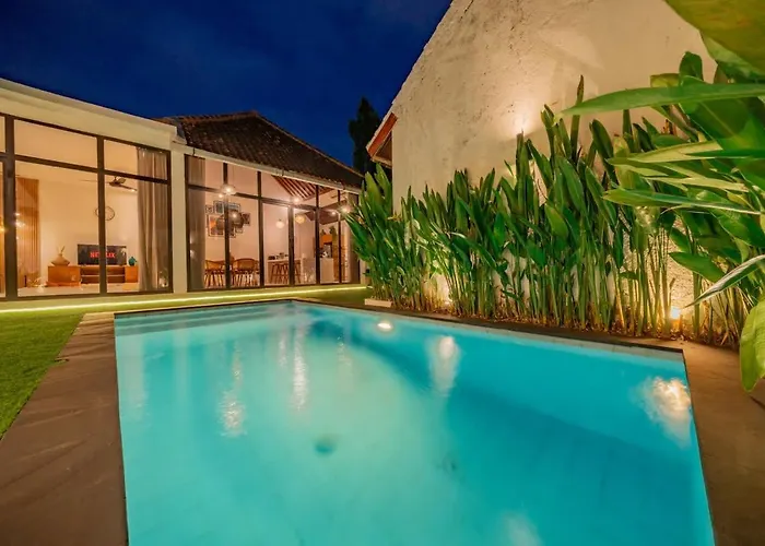 فيلة 3br W- Private Pool & Sun Loungers سمينياك