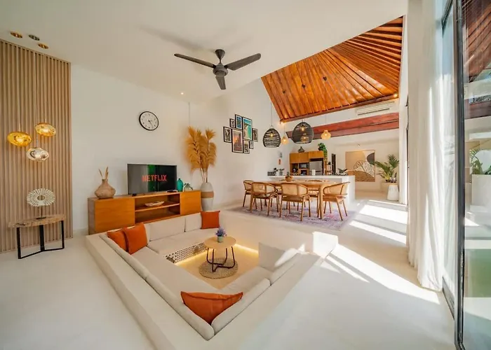 3br W- Private Pool & Sun Loungers فيلة