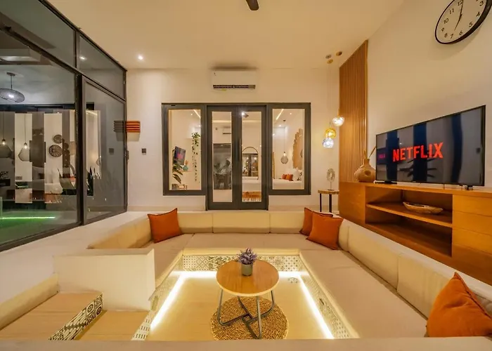 فيلة 3br W- Private Pool & Sun Loungers سمينياك