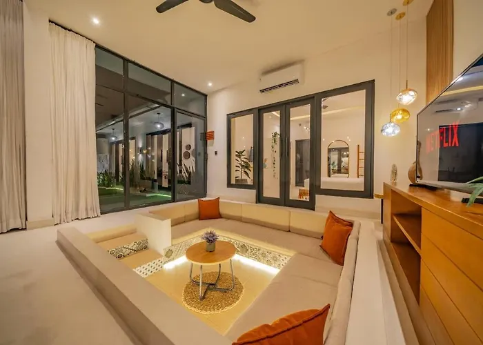 3br W- Private Pool & Sun Loungers سمينياك