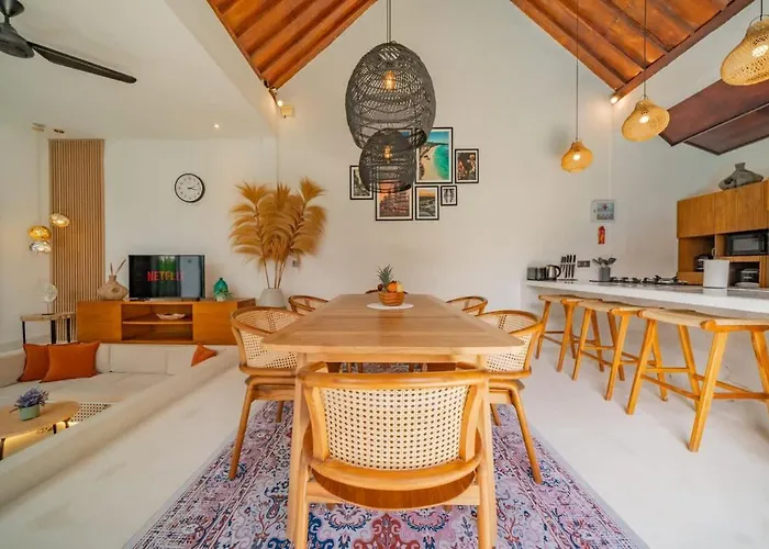 فيلة 3br W- Private Pool & Sun Loungers سمينياك