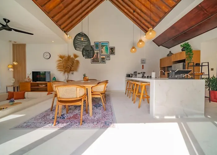 3br W- Private Pool & Sun Loungers *